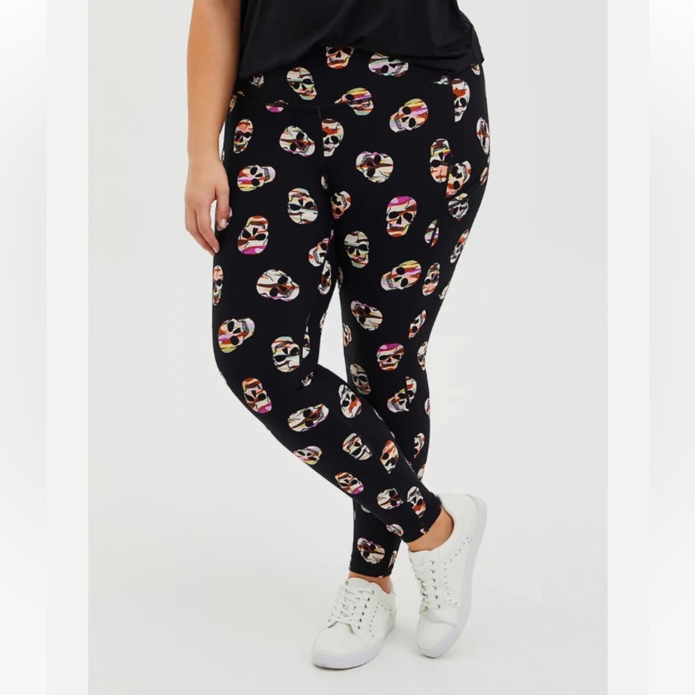 Torrid Skull and Camo Printed Leggings NWOT